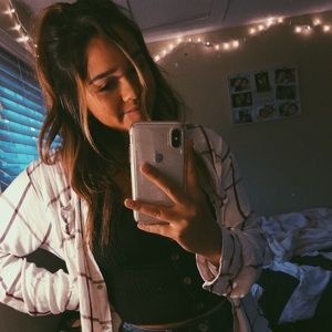 Meet your Posher, Alicia